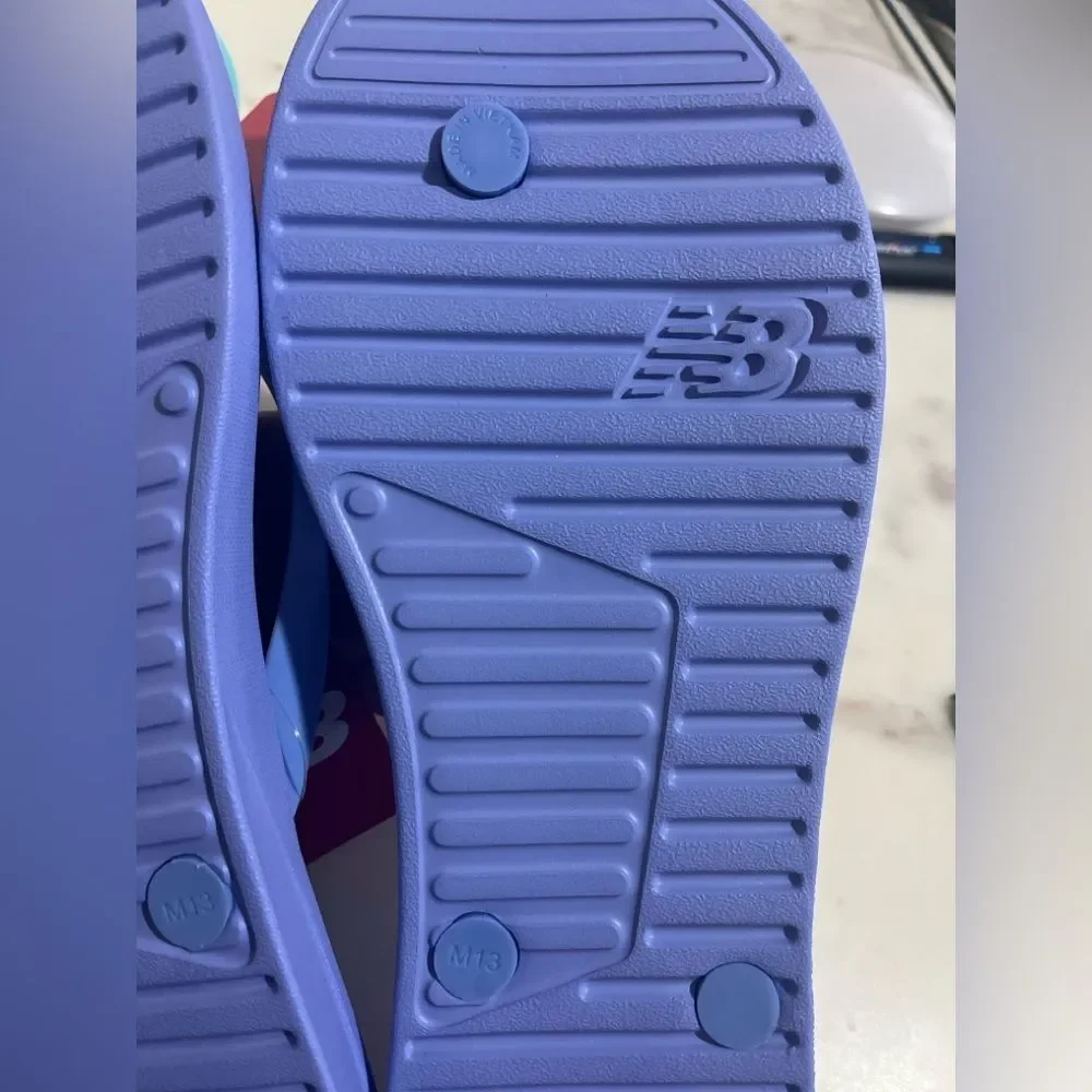 New Balance Men’s Sandals Cushioned Flip Flop Size 13